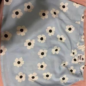 Princess Polly womens skirt only worn ONCE!
Great condition